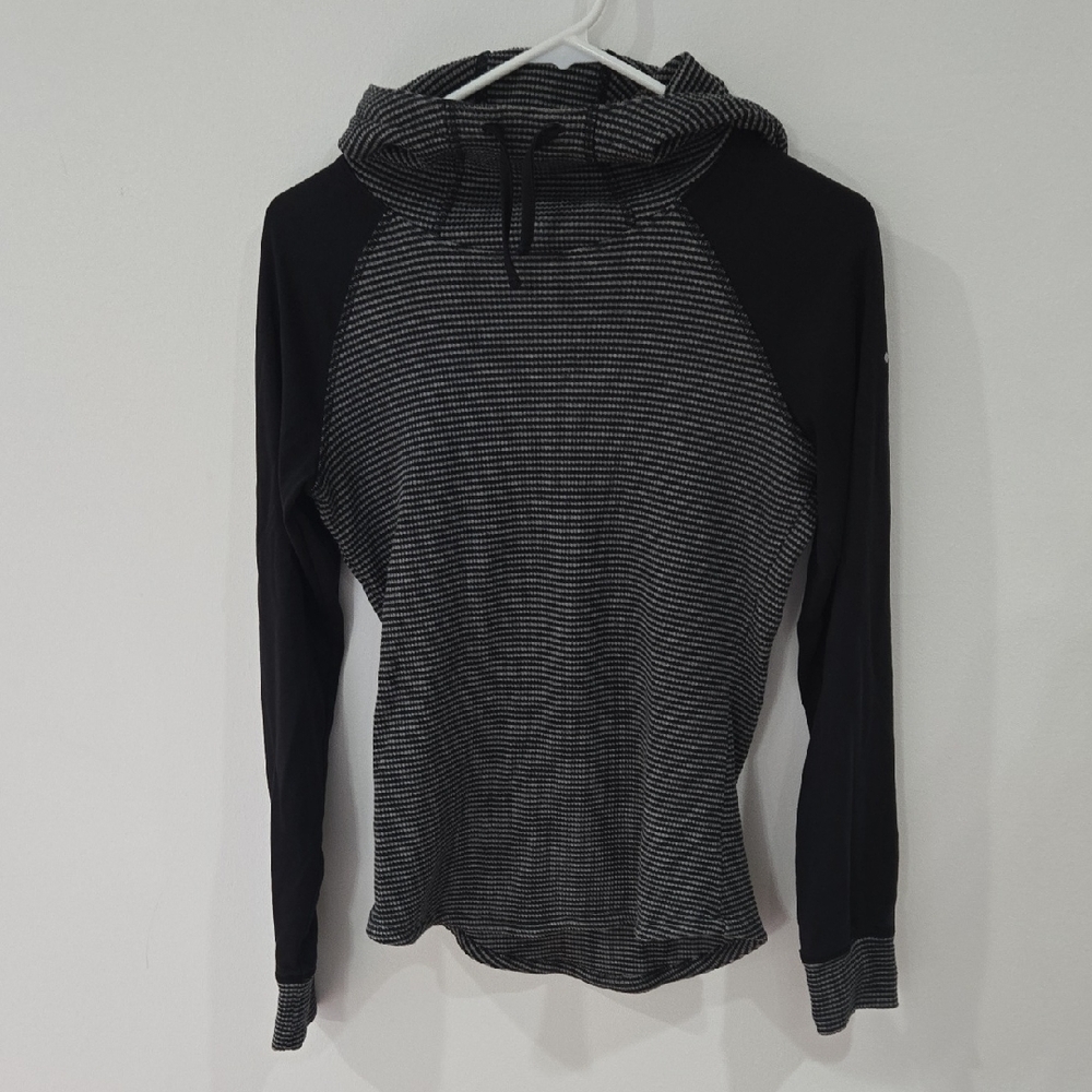 Columbia Sz Medium Womens Black and Gray Contrast Stripe Hoodie